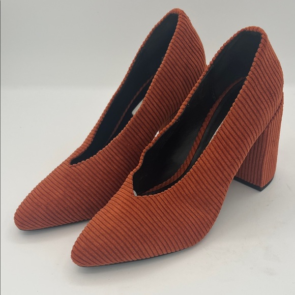 Matt & Nat Amari Academia Corduroy Textured Burnt Orange Heels Pumps size 7 - Picture 4 of 9